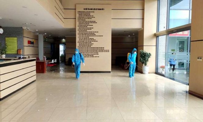 Khử trùng, khử khuẩn nơi Trang chính thức của nhà cái FLY88 thường xuyên giúp đảm bảo vệ sinh mùa covid