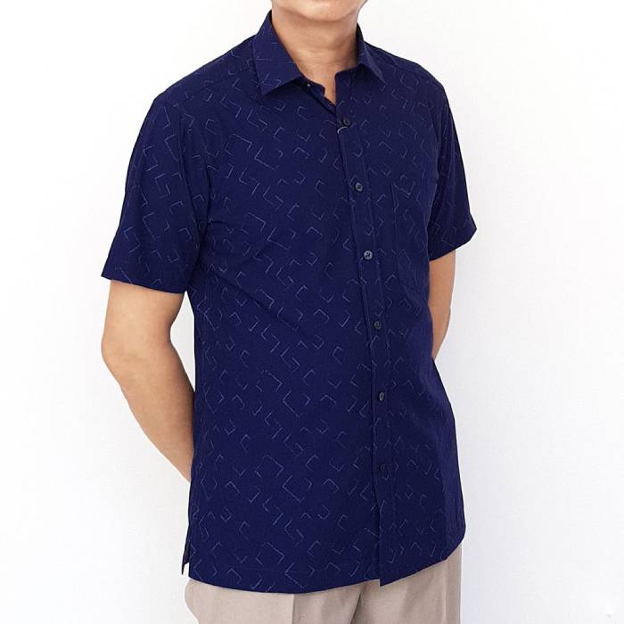 Áo sơ mi trung niên màu xanh Navy sang trọng
