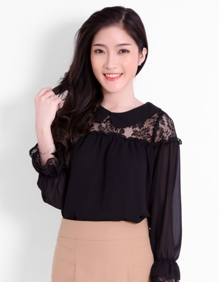 sơ mi đen cô tròn phối ren giúp tăng vẻ dịu dàng