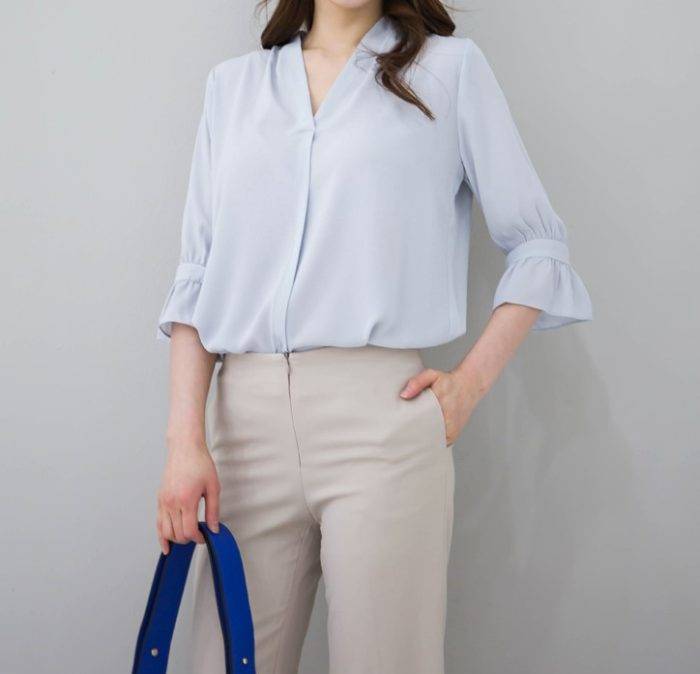 Sơ mi tay lỡ cổ xẻ quyến rũ
