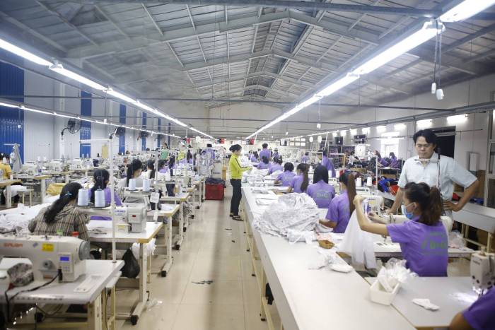 Xưởng may FLY88 tặng nạp đầu 188K nam Flai88 cá cược thể thao hiện đại, quy mô lớn đảm bảo chất lượng sản phẩm