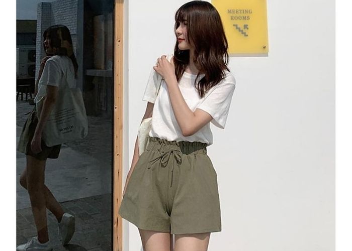 Khoe đôi chân dài miên man với Fly88 com giải trí trực tuyến và quần short
