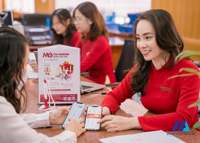 Nhà Cái FLY88.COM Xanh Chín, Uy Tín Tặng 188k nhân viên ngân hàng đẹp sẽ gây ấn tượng và tạo thiện cảm với khách hàng