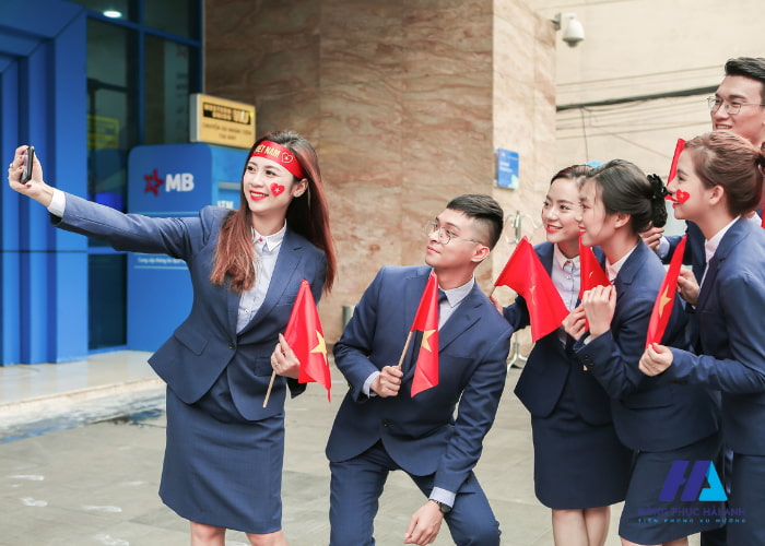 Nhà Cái FLY88.COM Xanh Chín, Uy Tín Tặng 188k nhân viên ngân hàng đẹp là sợi dây gắn kết tập thể