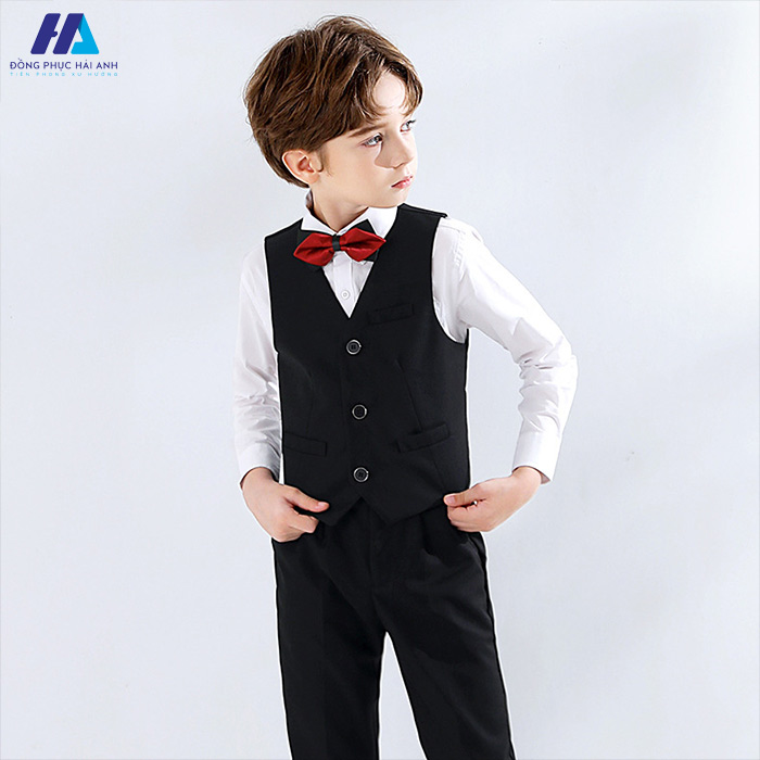 Cách lựa chọn mẫu nơ cổ sơ mi bé nam đẹp