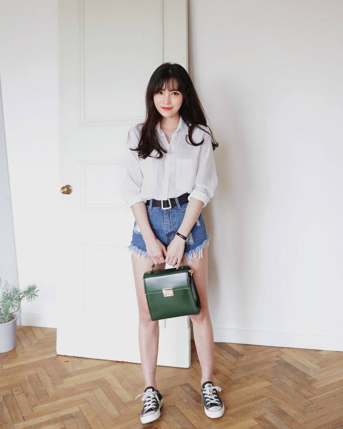 trẻ trung và tươi tắn khi mix FLY88 tặng nạp đầu 188K Trang Chủ Fly88.Com Uy Tín Đẳng Cấp Số 1 Châu Á với quần short cực đẹp mắt
