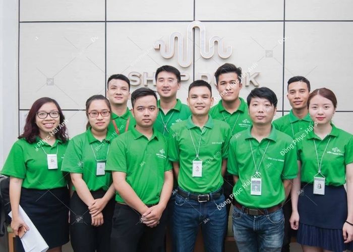Tự thiết kế Flyok.vip truy cập ngay công ty cần lưu ý đến sự dung hòa về màu sắc, mẫu thiết kế và hình in