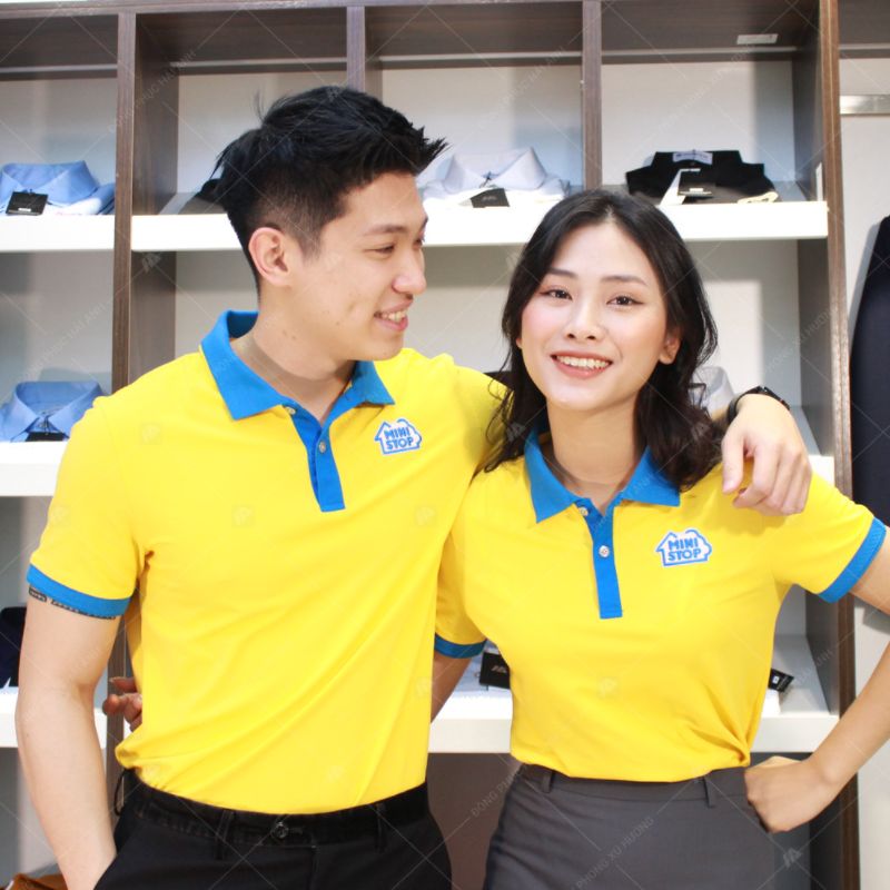 Logo Ministop được in trên áo sắc nét, sống động