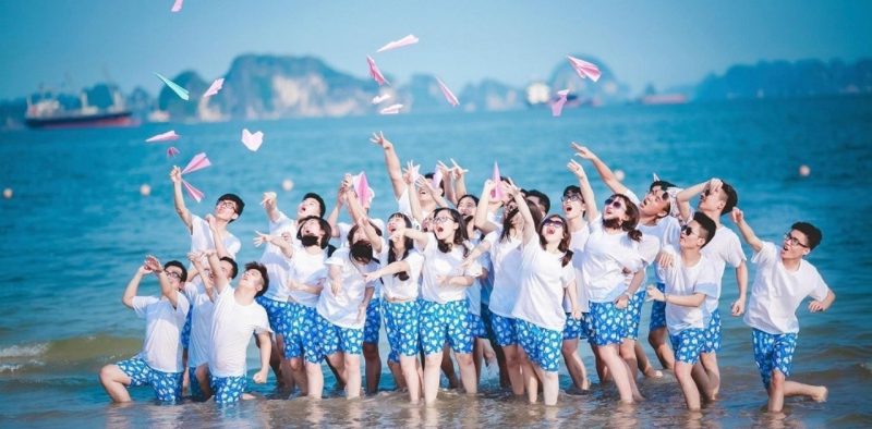 Trang bị Nhà Cái FLY88.COM Xanh Chín, Uy Tín Tặng 188k cho nhân viên trong các buổi đi chơi biển của công ty