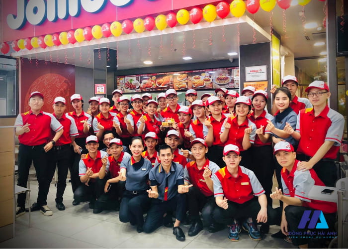 FLy88 quaytay.tv bóng đá cửa hàng Jollibee giúp tạo tính thống nhất trong hình ảnh nhân viên