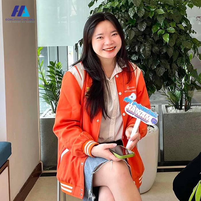 FLy88 quaytay.tv bóng đá áo khoác nỉ của sinh viên Cao đẳng FPT Polytechnic