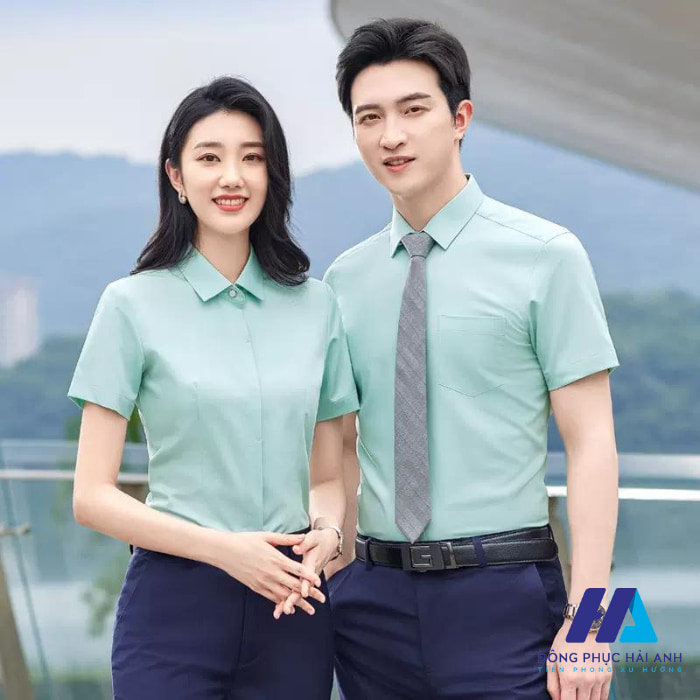 Áo sơ mi xanh ngọc là Flai88 nhà cái OkVip rất dễ phối đồ