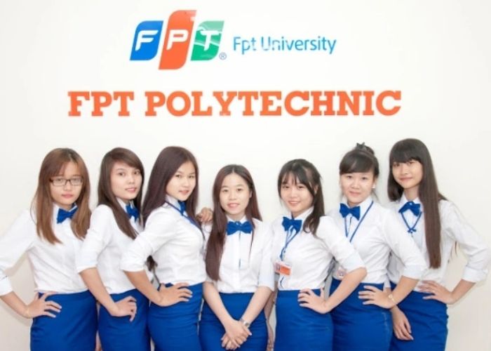 Nhẹ nhàng đầy nữ tính với mẫu sơ mi trắng kết hợp Fly88com code khuyến mãi