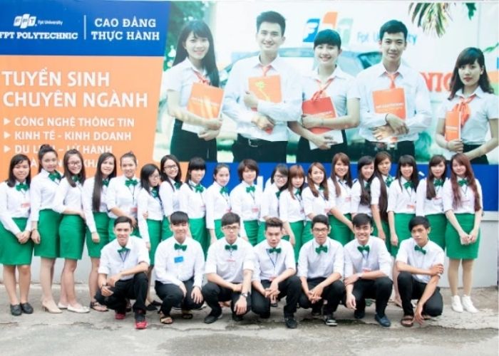 Mẫu Nhà Cái FLY88.COM Xanh Chín, Uy Tín Tặng 188k sơ mi của fpt dành cho sinh viên