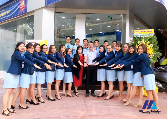 Trang phục Vietbank giúp tạo sự uy tín và chuyên nghiệp cho ngân hàng