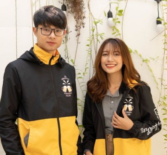 Một trong số nhiều mẫu áo khoác do Flai88 cá cược thể thao thiết kế được yêu thích