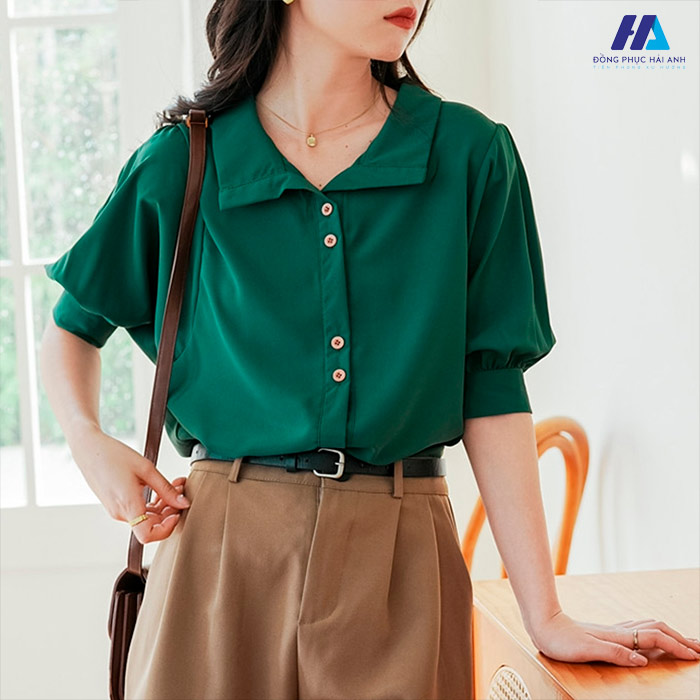Sơ mi nữ xanh lá cây tay lỡ bồng mang vẻ đẹp ngọt ngào, dễ thương