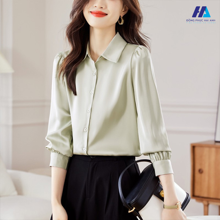 Áo sơ mi xanh lá cây rất thời trang và tạo được phong cách cá nhân