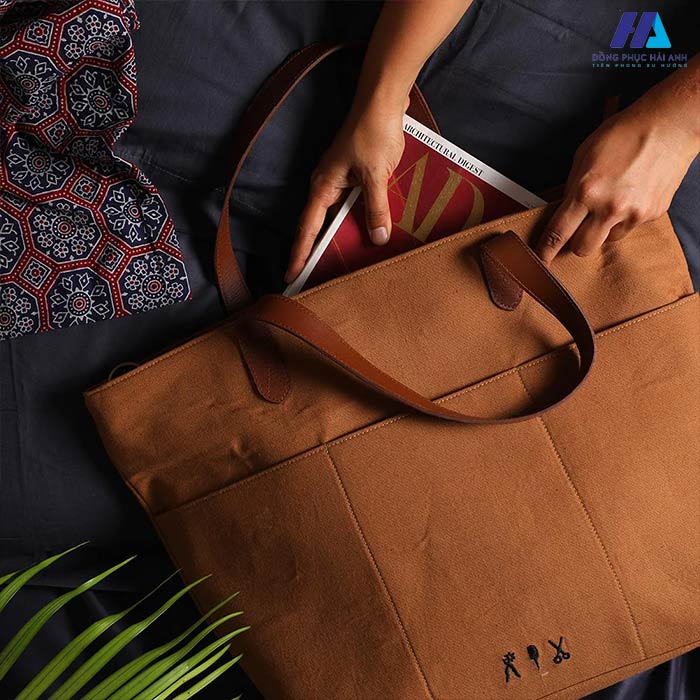 Túi xách thời trang được may từ Trang Chủ Fly88.Com Uy Tín Đẳng Cấp Số 1 Châu Á vải bố canvas
