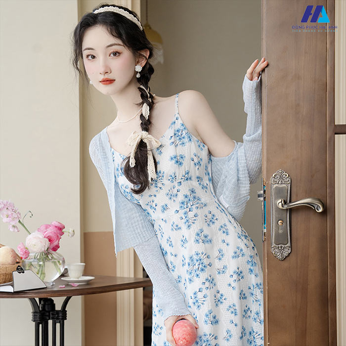 Tổng hợp các cách phối đồ với váy 2 dây hoa nhí đẹp sành điệu