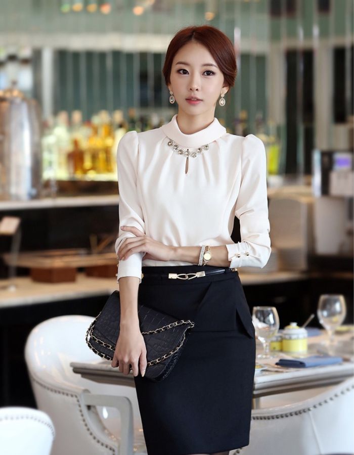 Trang phục Trang Chủ Fly88.Com Uy Tín Đẳng Cấp Số 1 Châu Á đẹp lụa đính đá
