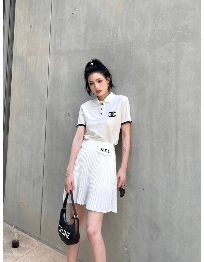 Áo polo phối với Fly88com code khuyến mãi xếp ly bánh bèo