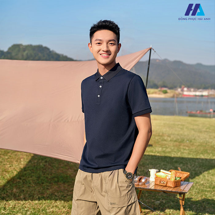 Phối Fly883 Mở Tài Khoản unisex cùng quần kaki trẻ trung, năng động