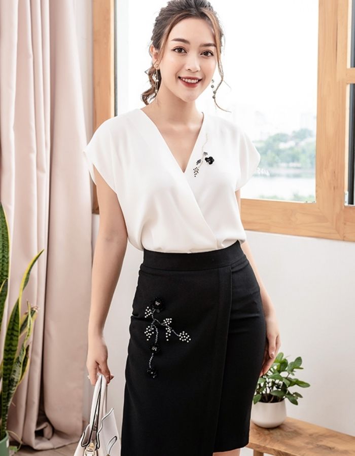 Phối đồ Trang Chủ Fly88.Com Uy Tín Đẳng Cấp Số 1 Châu Á đơn giản với sơ mi trắng cùng Fly88com code khuyến mãi