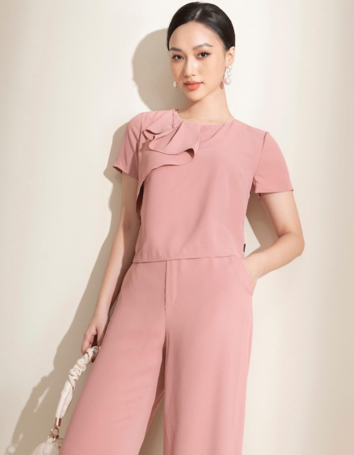 Trang phục đi làm dân Fly88 com cá cược WC 2026 cùng 1 tông màu