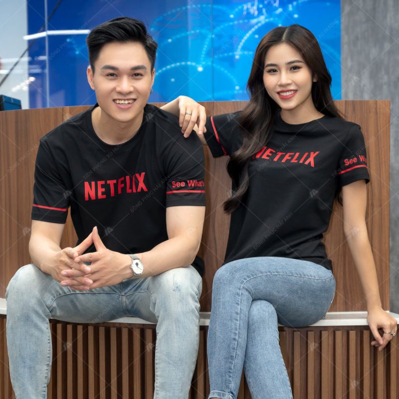 Áo thun cổ tròn Nhà Cái FLY88.COM Xanh Chín, Uy Tín Tặng 188k Fly88 là nhà cái nổi bật đặc biệt uy tín trong lĩnh vực cá cược trực tuyến tại Việt Nam Netflix màu đen
