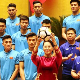 Mẫu Flai88 nhà cái OkVip Fly883 Mở Tài Khoản di chuyển cao cấp của tuyển bóng đá Việt Nam