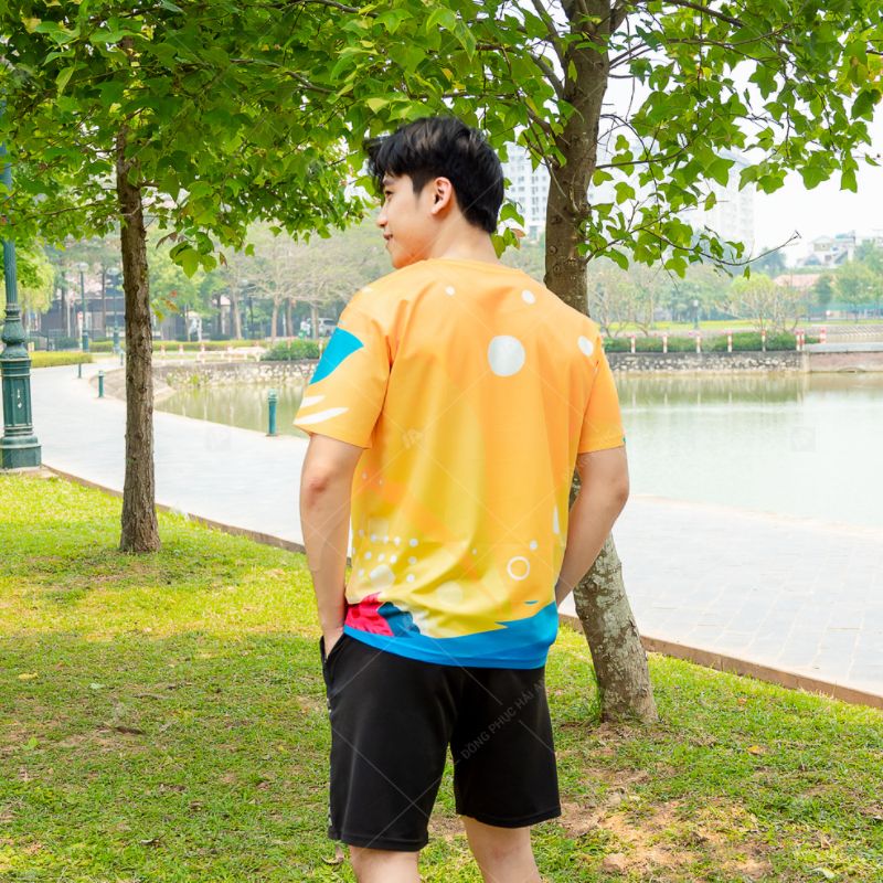 Hình in sắc nét, rõ màu từng chi tiết, sắc cam thu hút ánh nhìn