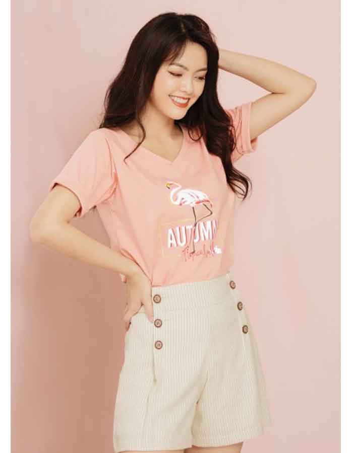 Bộ đồ trẻ trung với màu hồng nhạt dịu dàng