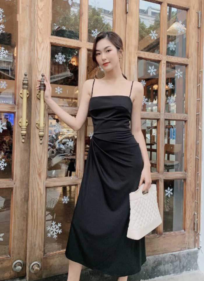 Phối váy 2 dây cùng với Đăng Ký Nhanh FLY88.com | Ưu Đãi Hot 2026 khác màu tạo sự tương phản