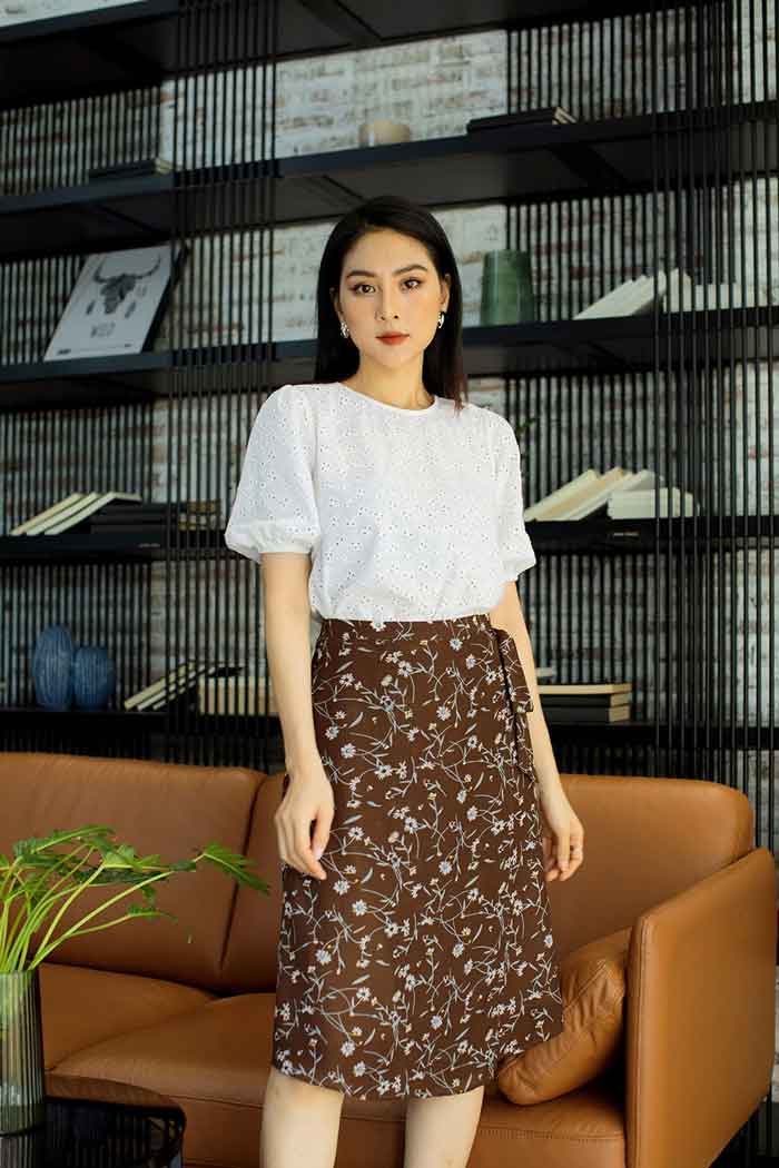 Váy công Trang Chủ Fly88.Com Uy Tín Đẳng Cấp Số 1 Châu Á nữ đẹp dịu dàng với hoạ tiết hoa nhí