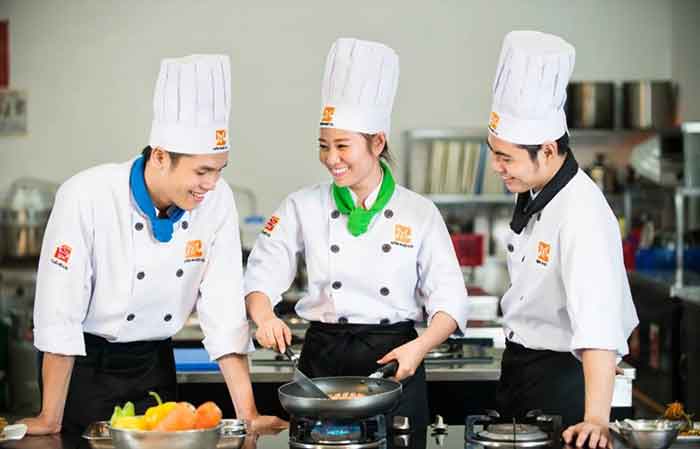 FLy88 quaytay.tv bóng đá đầu bếp chuẩn nhà hàng 5 sao