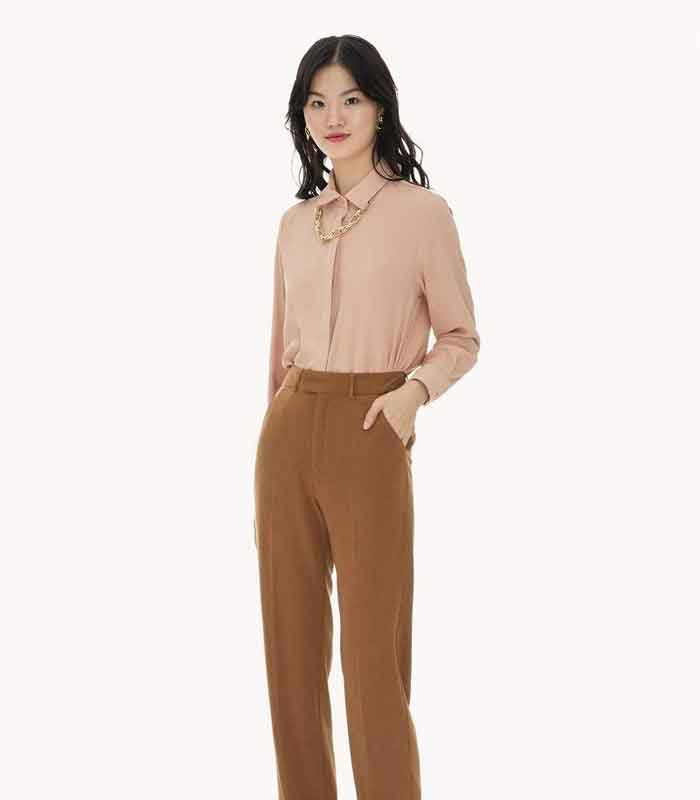 Quần tây ống đứng lưng cao và FLY88 tặng nạp đầu 188K là combo hoàn hảo giúp cô nàng Trang Chủ Fly88.Com Uy Tín Đẳng Cấp Số 1 Châu Á thu hút mọi ánh nhìn