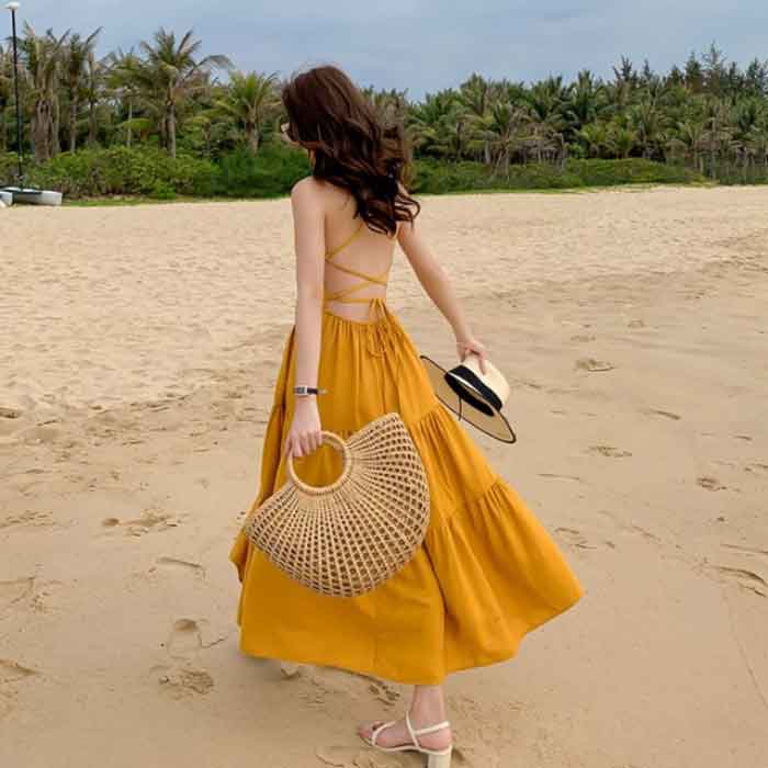 Váy đan dây cho nàng tự tin khoe lưng trần