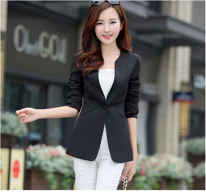 Mẫu áo vest không cổ là gợi ý tốt cho các nàng