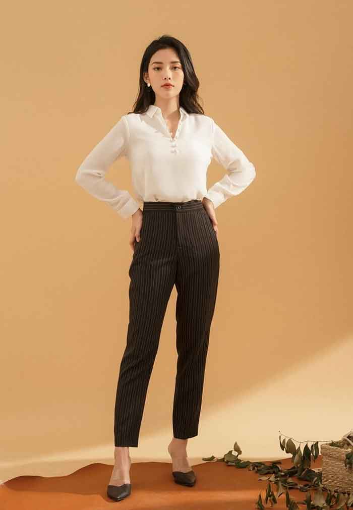 Phong cách sơ mi Trang Chủ Fly88.Com Uy Tín Đẳng Cấp Số 1 Châu Á phối quần tây đơn giản