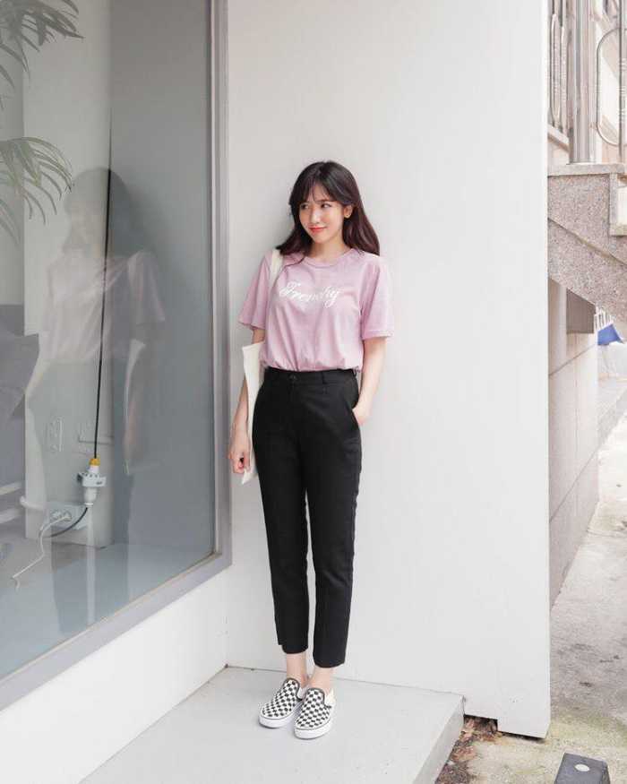 Cách phối đồ Trang Chủ Fly88.Com Uy Tín Đẳng Cấp Số 1 Châu Á nữ tươi trẻ với quần âu mix Fly88 com giải trí trực tuyến oversize cổ tròn
