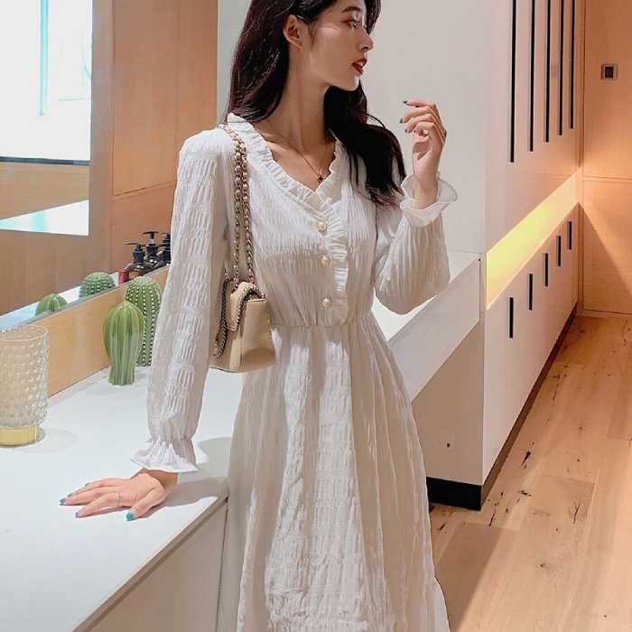 Váy dài Trang Chủ Fly88.Com Uy Tín Đẳng Cấp Số 1 Châu Á màu trắng thanh lịch