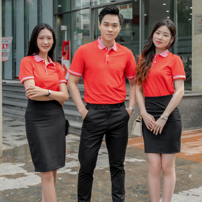 Logo Techcombank được in nổi bật trên nền áo, tạo điểm nhấn ấn tượng và tăng cường hiệu quả nhận diện thương hiệu