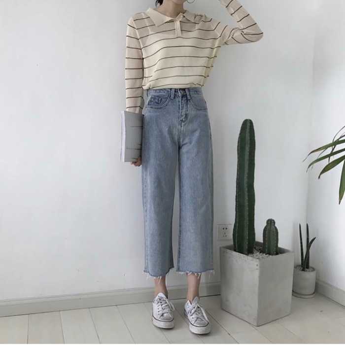 Mix đồ Trang Chủ Fly88.Com Uy Tín Đẳng Cấp Số 1 Châu Á tươi trẻ với quần jean và Fly88 com giải trí trực tuyến kéo sọc polo cổ bẻ duyên dáng