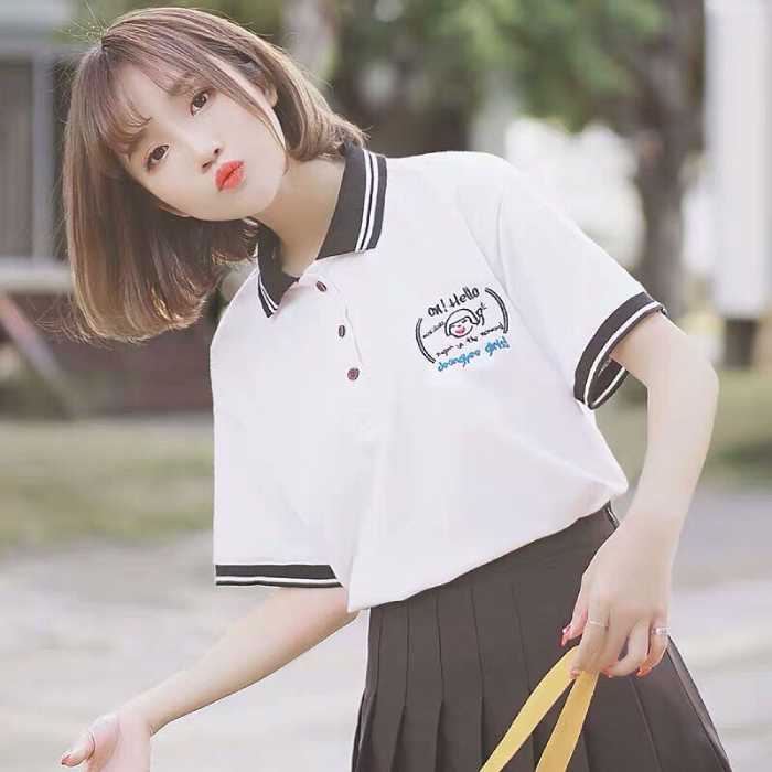 Mẫu Fly88 com giải trí trực tuyến polo xinh xắn với hai màu đen trắng 