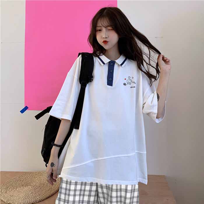 Không sơ vin khi mix Fly883 Mở Tài Khoản rộng cùng quần kẻ caro giúp cô nàng thoải mái