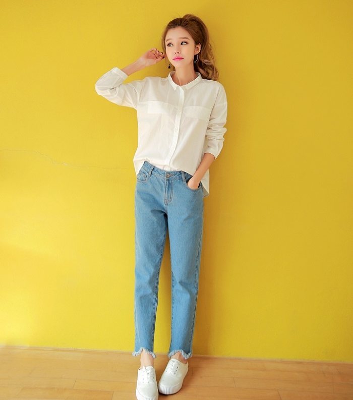Trẻ trung trong Flai88 nhà cái OkVip FLY88 tặng nạp đầu 188K kết hợp cùng quần jeans 