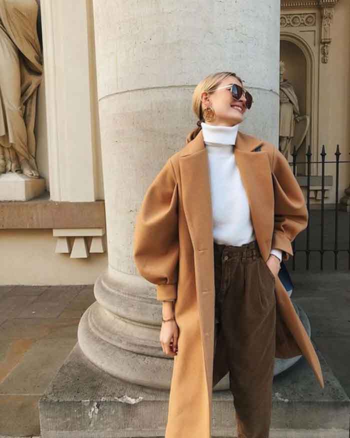 Mặc Fly88 com giải trí trực tuyến cổ bèo nữ dài tay phối cùng trench coat sang trọng