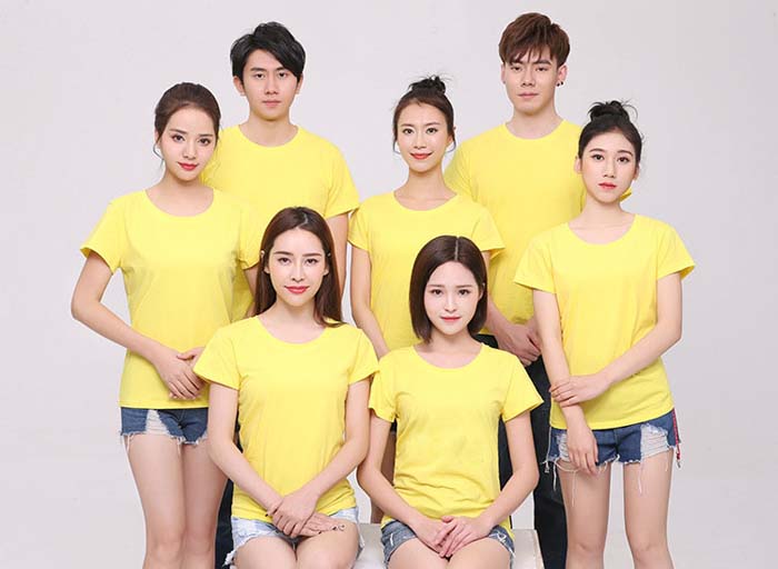 Áo thun Trang Chủ Fly88.Com Uy Tín Đẳng Cấp Số 1 Châu Á cùng tông màu thể hiện sự đồng nhất của tập thể
