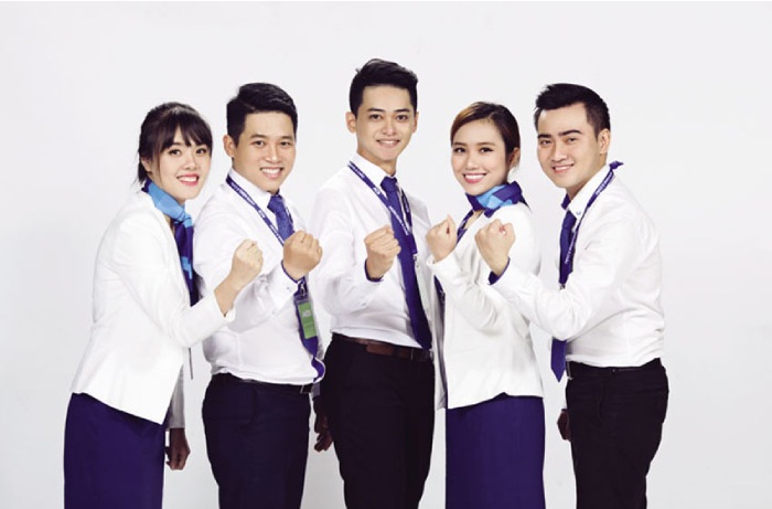 Mẫu Nhà Cái FLY88.COM Xanh Chín, Uy Tín Tặng 188k FLY88 tặng nạp đầu 188K thắt nơ và cà vạt của nhân viên ngân hàng ACB